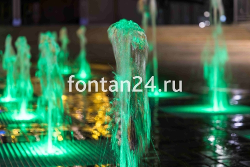 Фонтан в районе здания государственного цирка